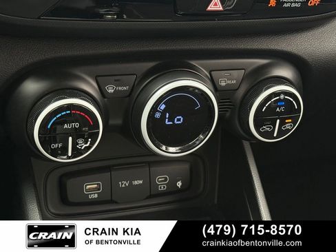 Used 2024 Hyundai Venue Limited FWD image 18