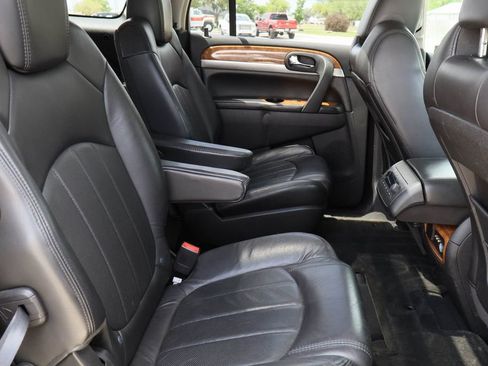 Used 2009 Buick Enclave CXL w/ Entertainment Package #2 image 27