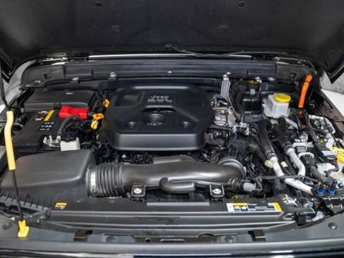 Used 2023 Jeep Wrangler Unlimited w/ Cold Weather Group image 13