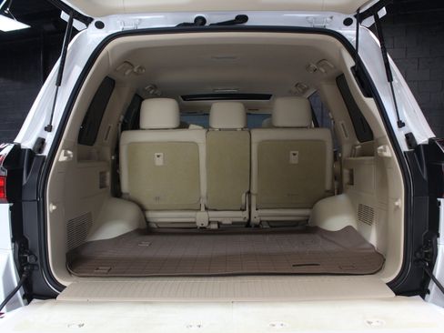 Used 2021 Lexus LX 570 4WD w/ Luxury Package image 71