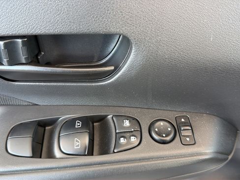 Certified 2025 Nissan Kicks Play S FWD image 18