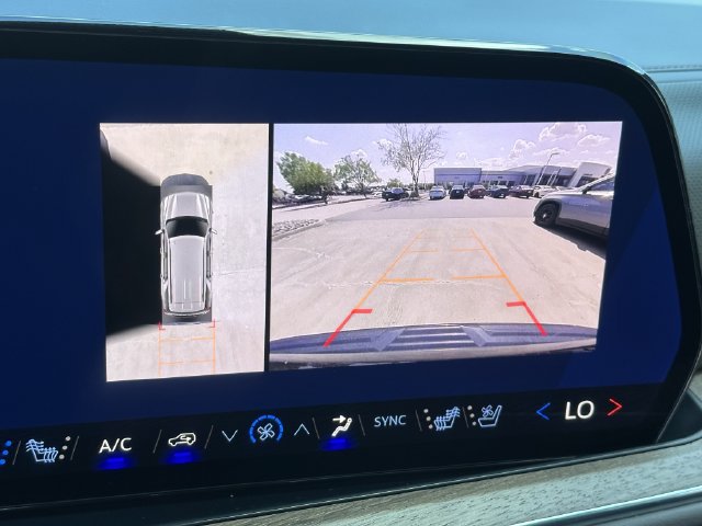 Used 2025 Chevrolet Tahoe High Country AWD/4WD image 23