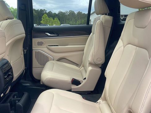 New 2026 Jeep Grand Cherokee L Limited w/ Limited Altitude Package AWD/4WD image 26