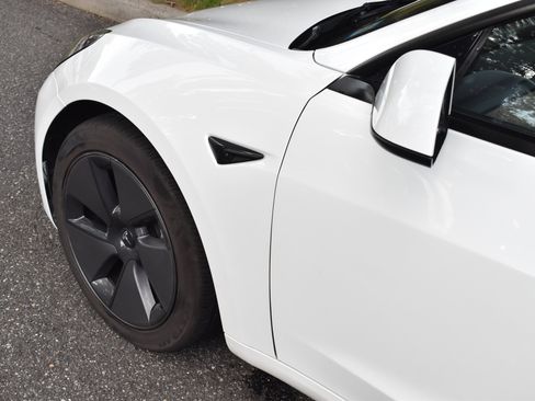 Used 2023 Tesla Model 3 Standard Range RWD image 15