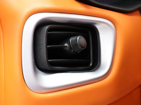 Used 2022 Aston Martin DBS Superleggera Volante RWD image 32