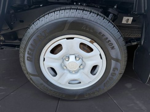 Used 2014 Toyota Tacoma 2WD Access Cab w/ Convenience Package image 30