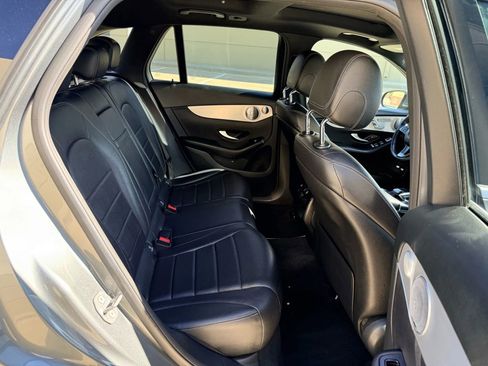Used 2019 Mercedes-Benz GLC 350e 4MATIC image 17