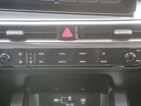 Certified 2025 Kia Sorento LX FWD image 15