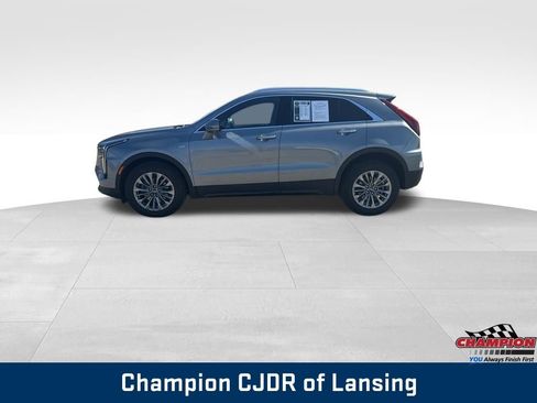 Used 2024 Cadillac XT4 Premium Luxury FWD image 2