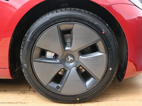 Used 2023 Tesla Model 3 Standard Range image 13