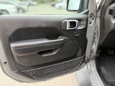 Used 2018 Jeep Wrangler Unlimited Sport S AWD/4WD image 20
