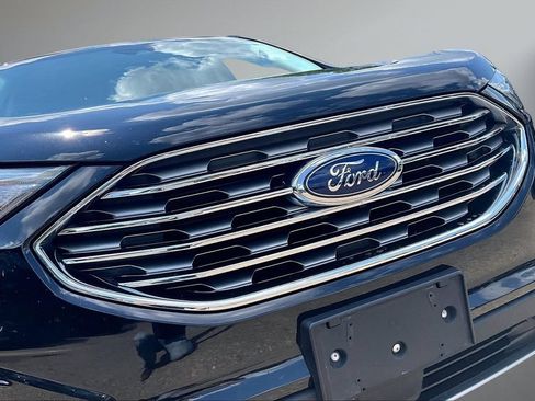 Used 2019 Ford Edge Titanium w/ Cold Weather Package AWD/4WD image 32