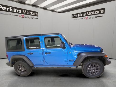 Used 2024 Jeep Wrangler Unlimited Sport AWD/4WD image 6