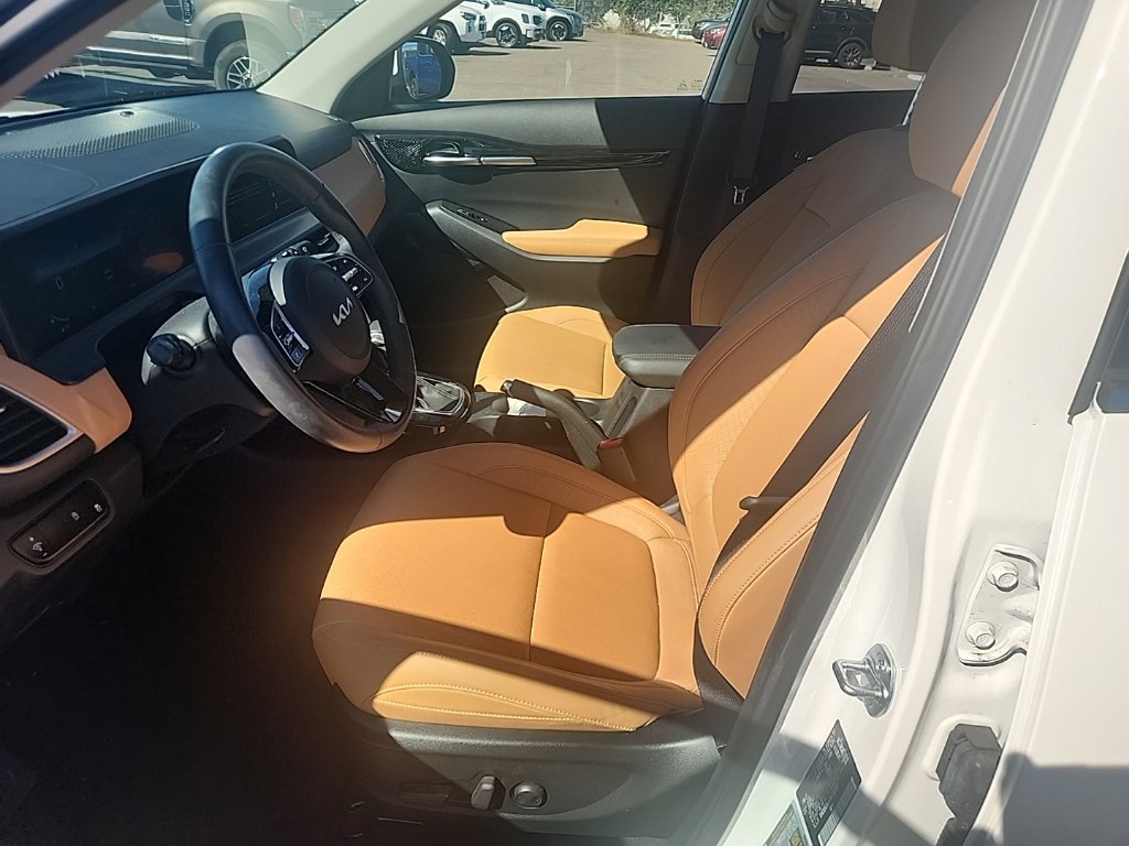 Certified 2024 Kia Seltos EX FWD image 17