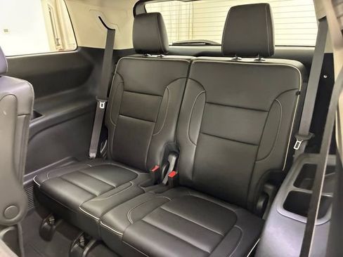 Used 2023 GMC Acadia Denali w/ Denali Ultimate Package AWD/4WD image 18