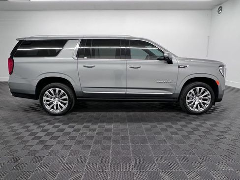Used 2023 GMC Yukon XL Denali AWD/4WD image 8