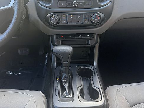 Used 2018 Chevrolet Colorado W/T w/ WT Convenience Package AWD/4WD image 15