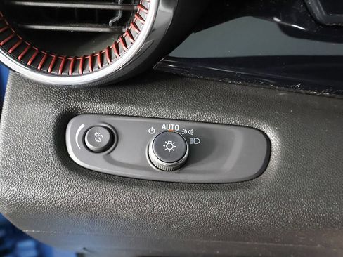 Used 2025 Chevrolet Trax RS w/ Driver Confidence Package FWD image 36