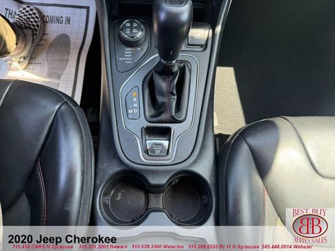 Used 2020 Jeep Cherokee Trailhawk w/ Cold Weather Group AWD/4WD image 27