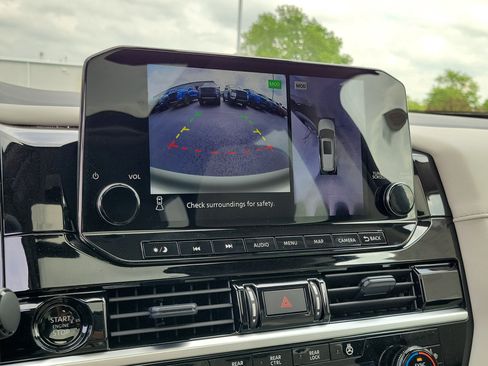 Used 2025 Nissan Pathfinder SL w/ SL Premium Package image 25