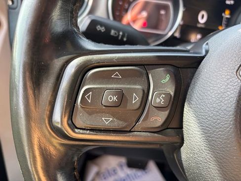 Used 2022 Jeep Gladiator Sport AWD/4WD image 16