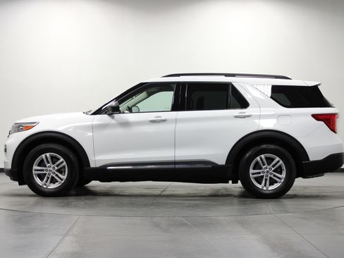 Used 2020 Ford Explorer XLT image 7