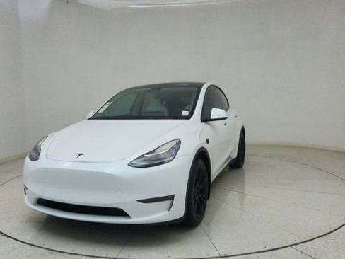 Used 2021 Tesla Model Y Long Range image 66