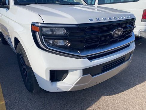 Used 2025 Ford Expedition Max Platinum AWD/4WD image 5