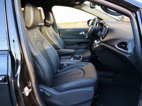 New 2026 Chrysler Pacifica Select w/ S Appearance Package image 55