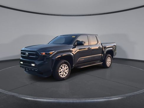 Used 2025 Toyota Tacoma SR5 RWD image 4