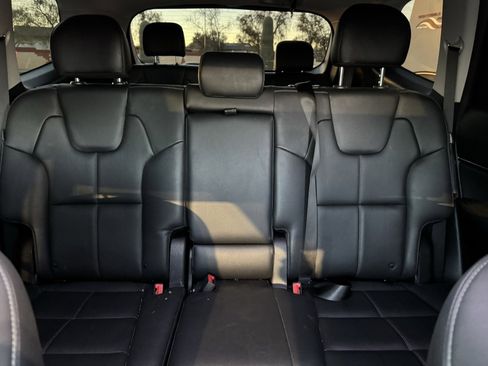 Used 2024 Kia Telluride EX image 19