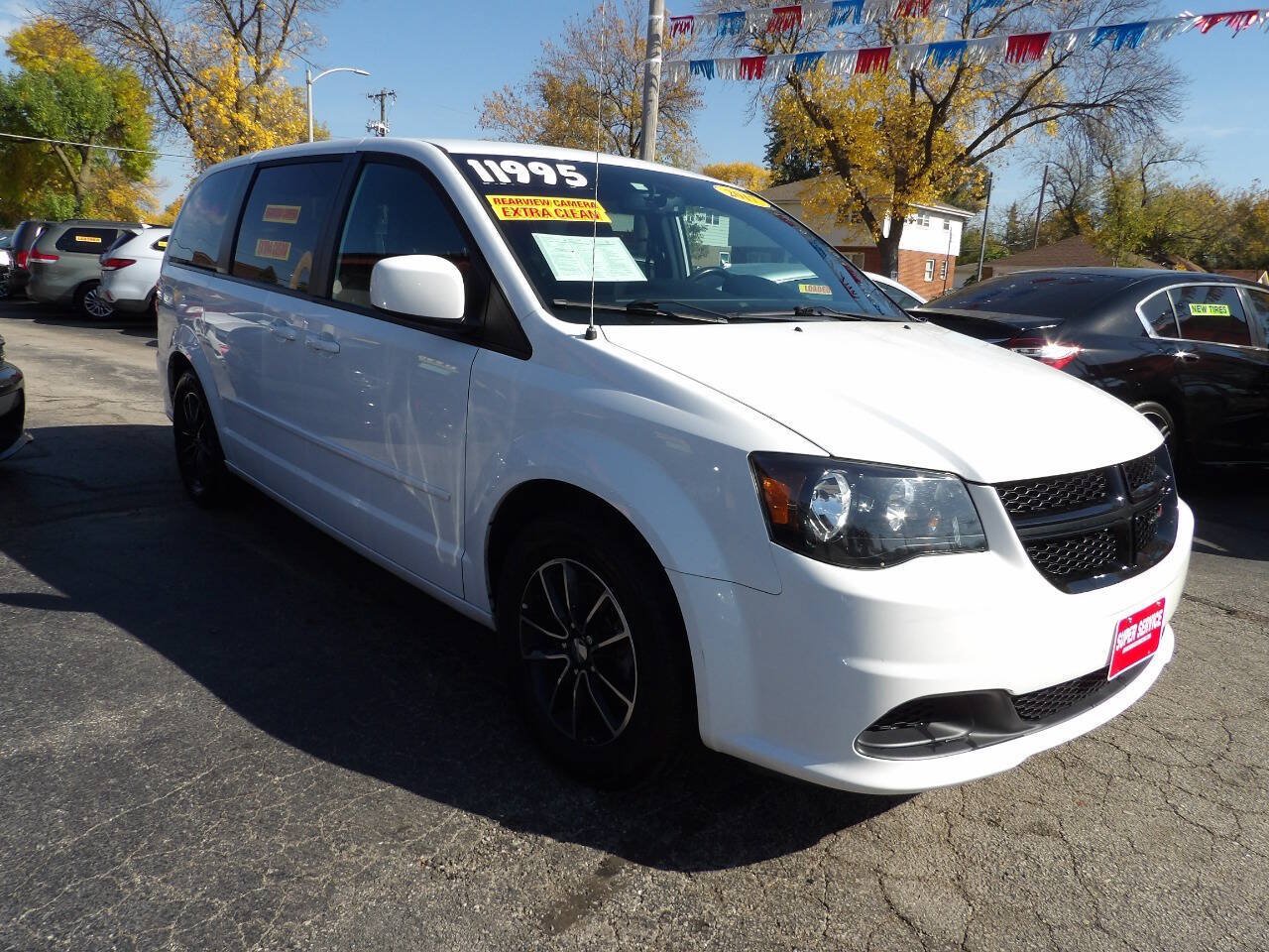 Used 2017 Dodge Grand Caravan SE FWD image 3