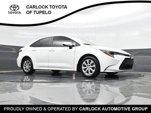 Used 2025 Toyota Corolla LE FWD image 40