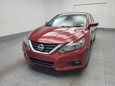Used 2017 Nissan Altima 2.5 SR w/ Interior Lighting Package FWD image 15