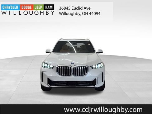 Used 2026 BMW X5 xDrive50e w/ Climate Comfort Package AWD/4WD image 2