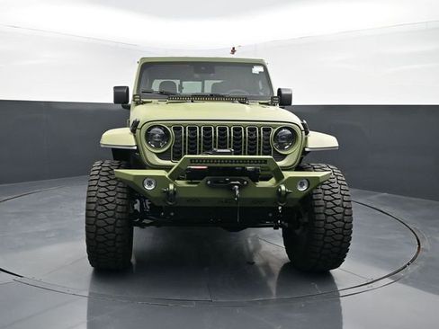 New 2025 Jeep Gladiator Sport w/ Premium Package AWD/4WD image 2