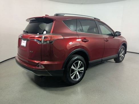 Used 2018 Toyota RAV4 XLE FWD image 7