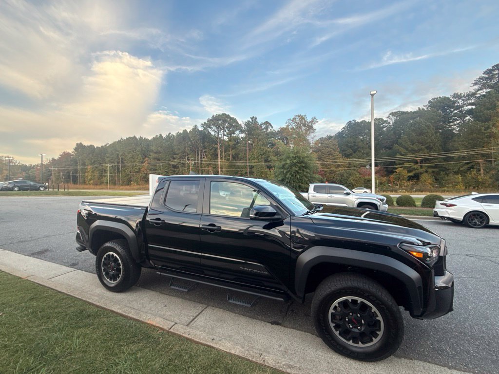 Used 2024 Toyota Tacoma TRD Off-Road w/ TRD Off Road Upgrade Package AWD/4WD image 7