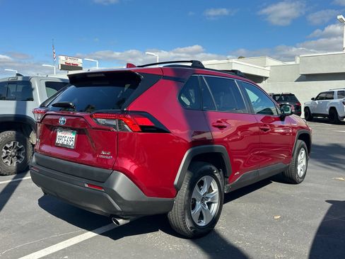 Used 2021 Toyota RAV4 XLE w/ XLE Grade Weather Package AWD/4WD image 3
