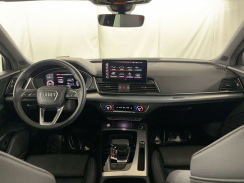 Used 2023 Audi Q5 2.0T Prestige w/ Prestige Package image 17