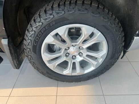 Used 2024 Chevrolet Silverado 1500 LTZ w/ LTZ Convenience Package II AWD/4WD image 12