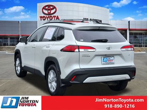 Used 2024 Toyota Corolla Cross LE FWD image 7