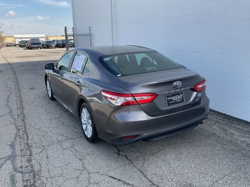 Used 2018 Toyota Camry LE image 27