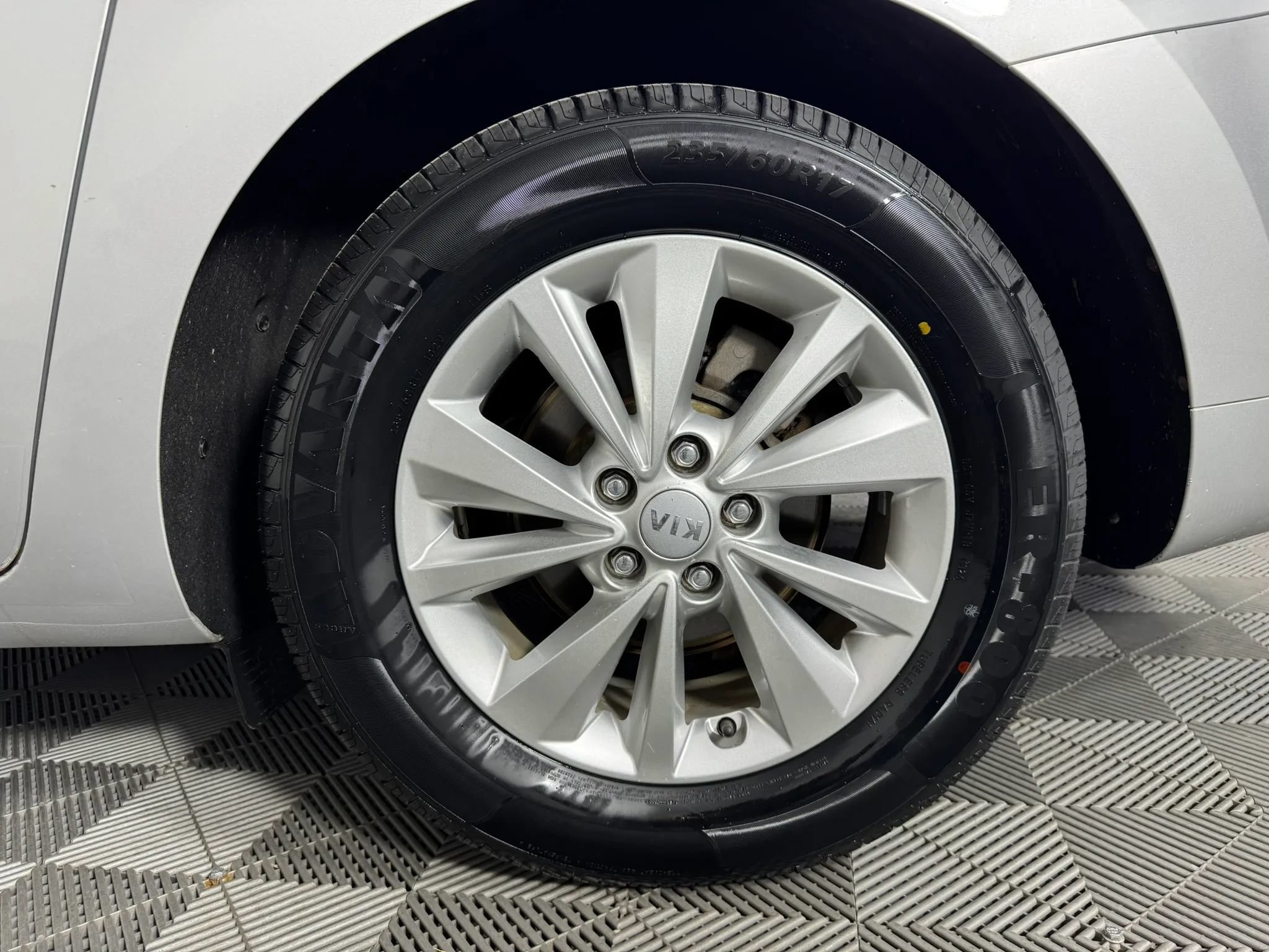 Used 2017 Kia Sedona LX w/ LX Essentials Premium Package FWD image 45