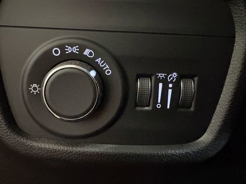 Used 2023 Jeep Grand Cherokee L Laredo AWD/4WD image 8