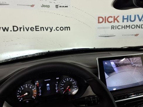 Used 2023 Jeep Compass Limited image 27