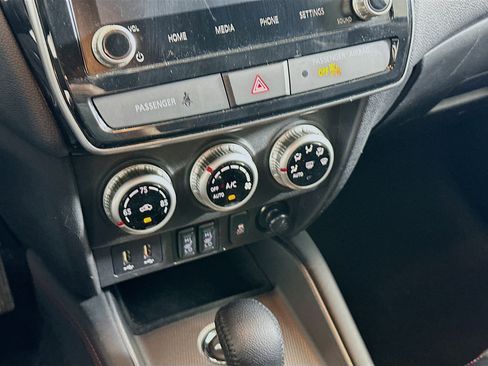 Used 2024 Mitsubishi Outlander Sport SE image 23