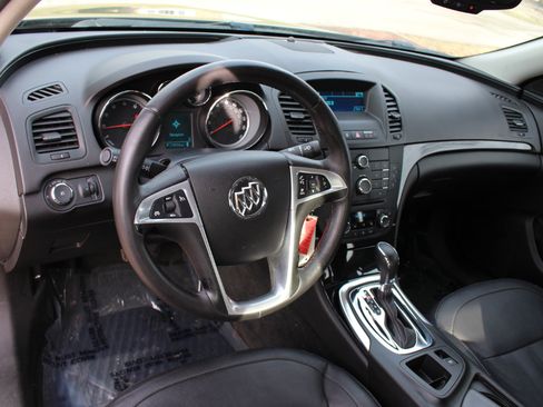 Used 2012 Buick Regal Leather image 18