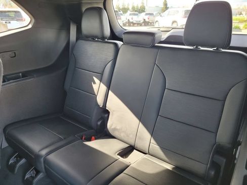 Used 2025 Buick Enclave Sport Touring FWD image 11