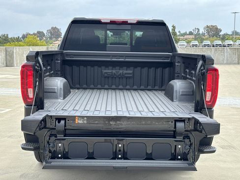 Used 2026 GMC Sierra 1500 Denali AWD/4WD image 11